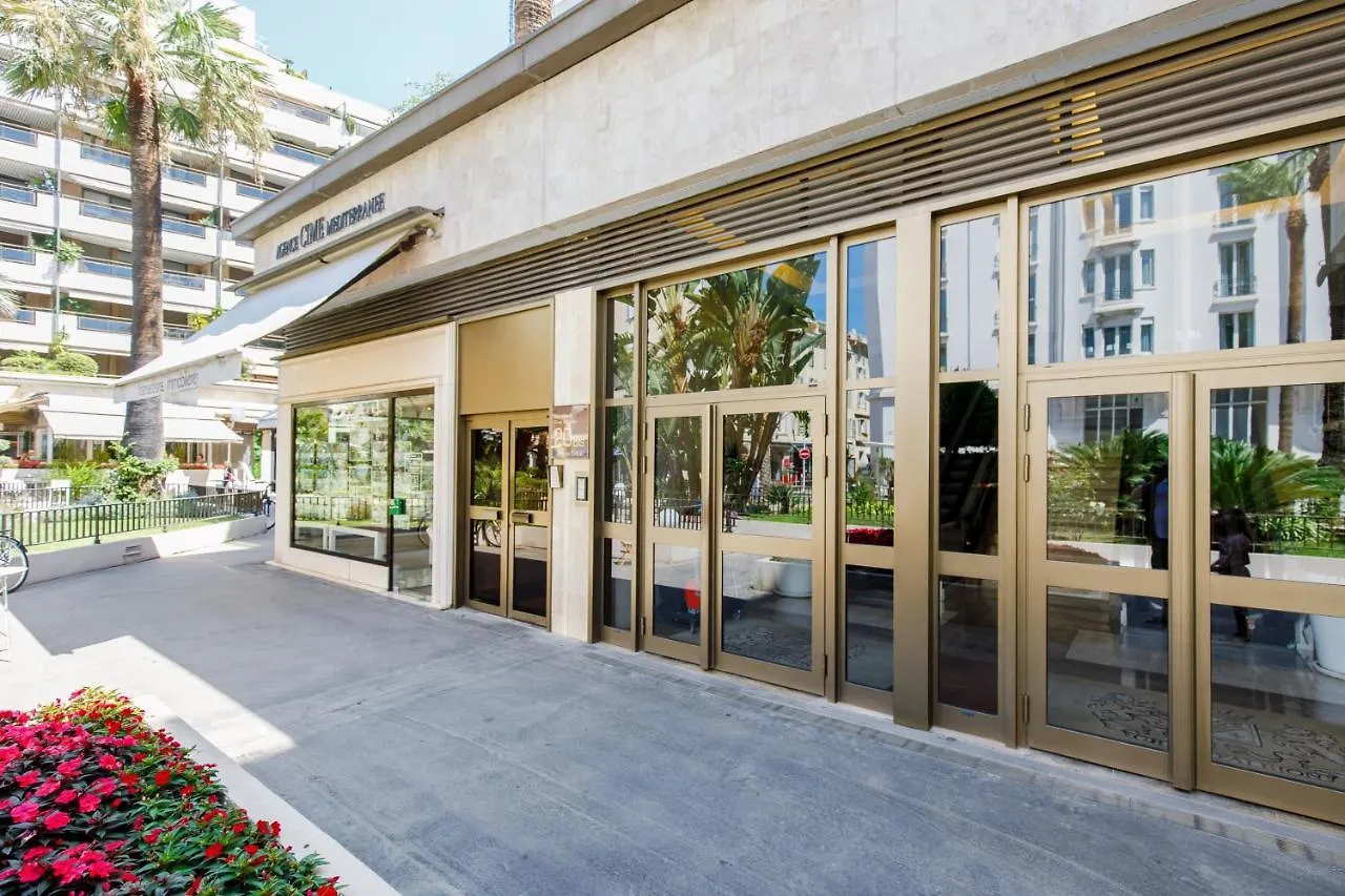 Gray D'Albion 1D2 Yourhosthelper Cannes France